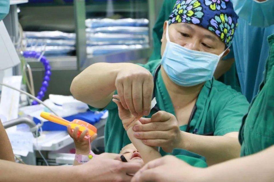 德宏妇婴监护型护送